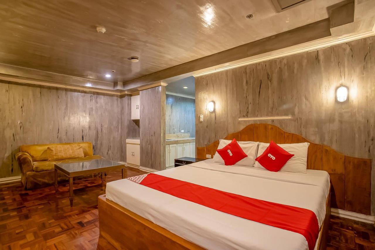 Oyo 821 Connector Hostel Makati City Ngoại thất bức ảnh