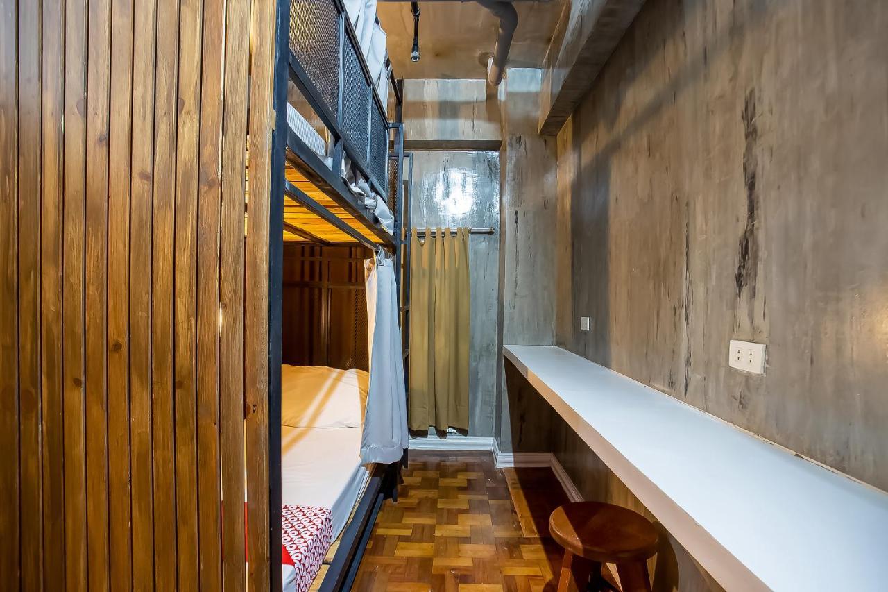 Oyo 821 Connector Hostel Makati City Ngoại thất bức ảnh