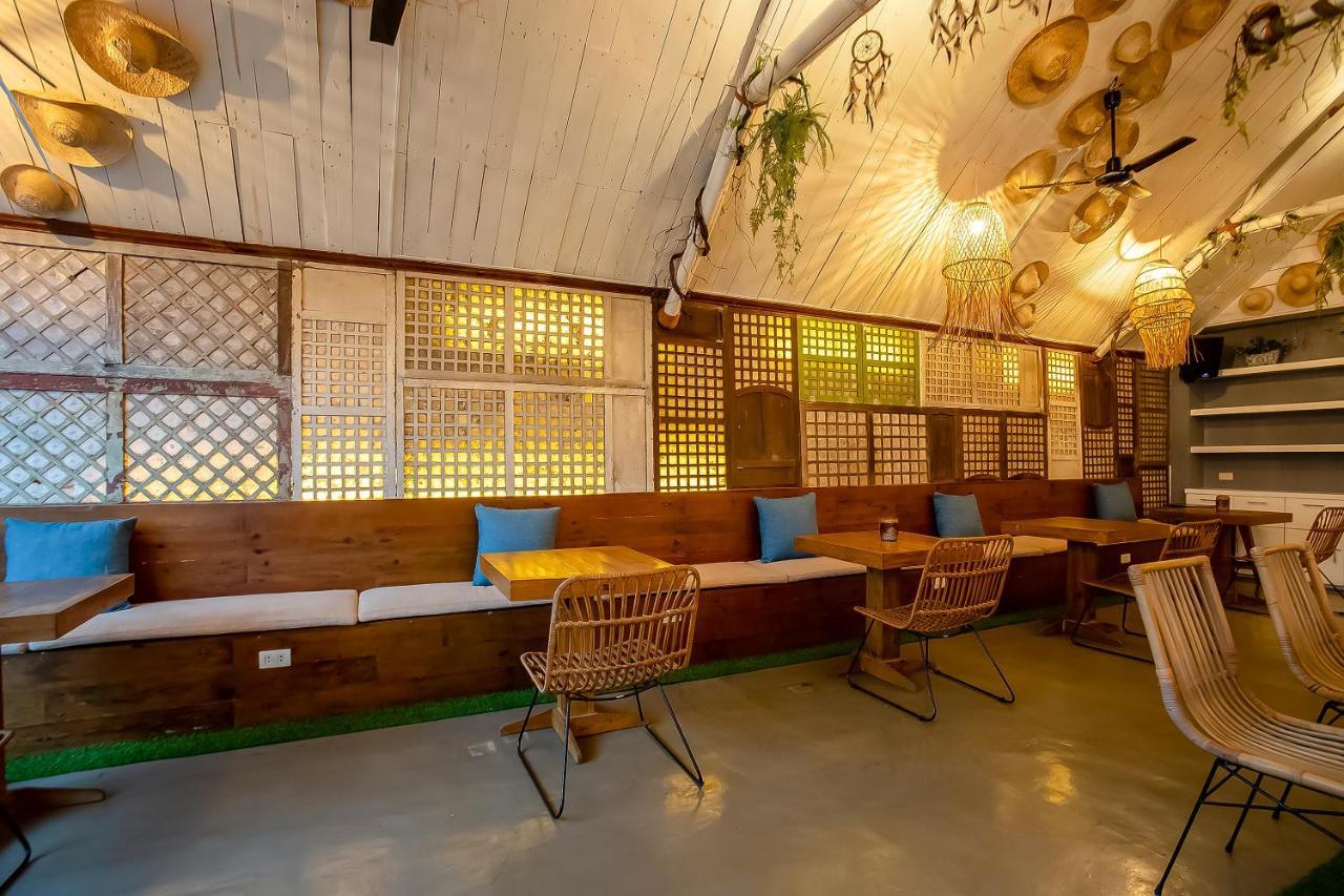 Oyo 821 Connector Hostel Makati City Ngoại thất bức ảnh