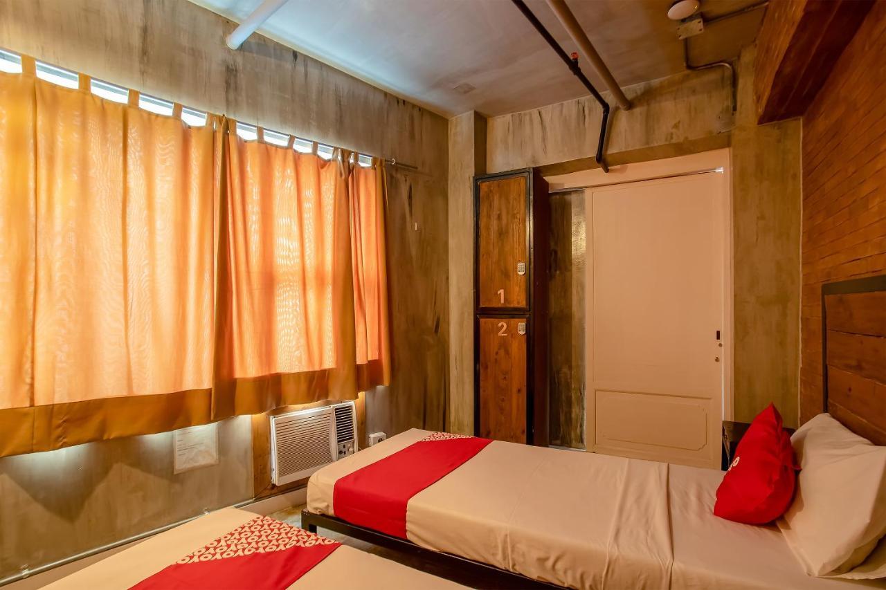 Oyo 821 Connector Hostel Makati City Ngoại thất bức ảnh