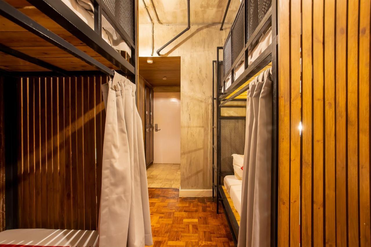 Oyo 821 Connector Hostel Makati City Ngoại thất bức ảnh