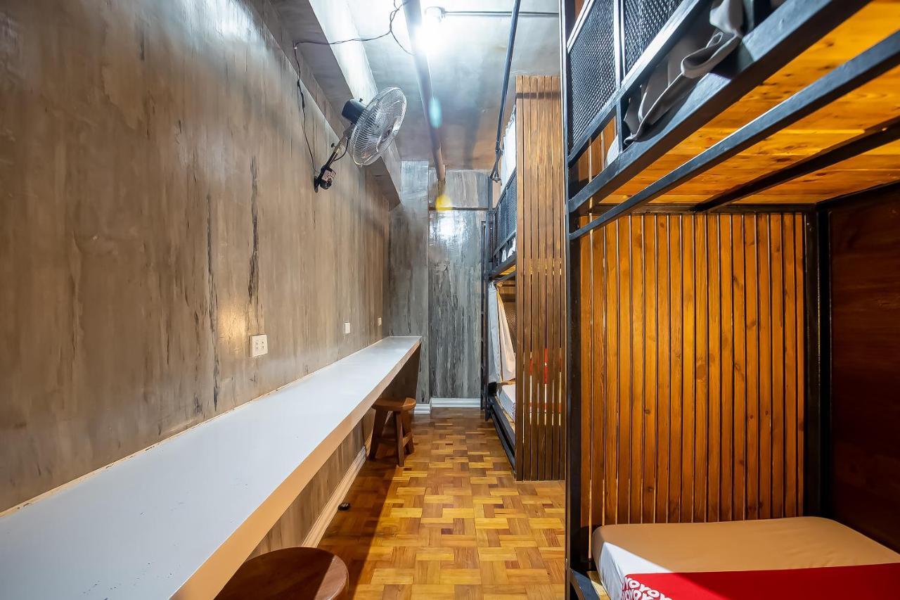 Oyo 821 Connector Hostel Makati City Ngoại thất bức ảnh