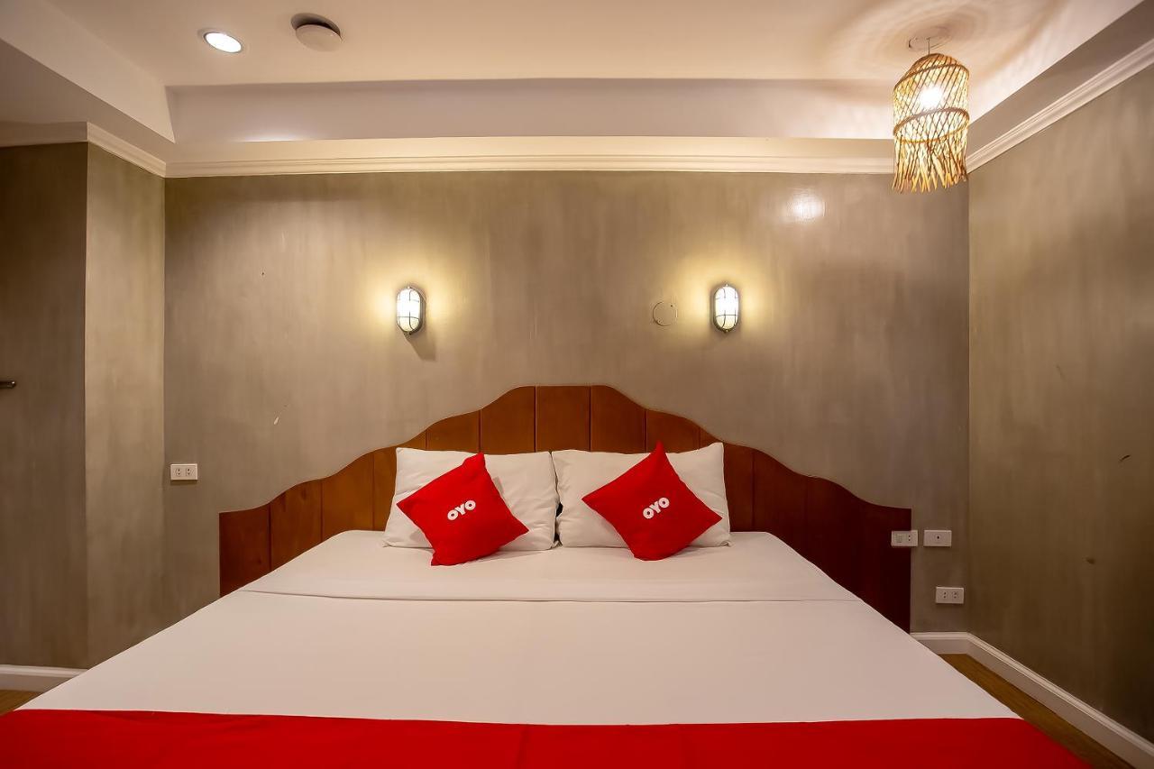 Oyo 821 Connector Hostel Makati City Ngoại thất bức ảnh