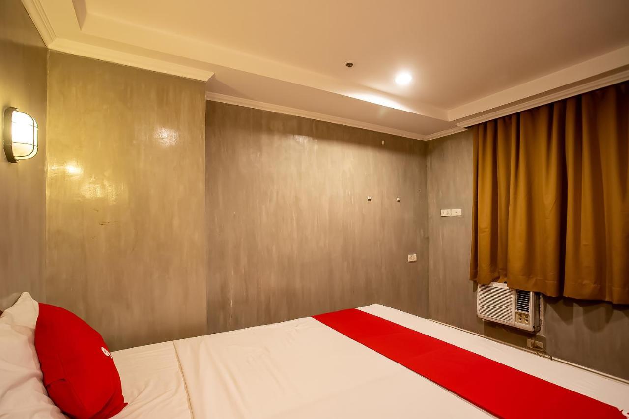 Oyo 821 Connector Hostel Makati City Ngoại thất bức ảnh