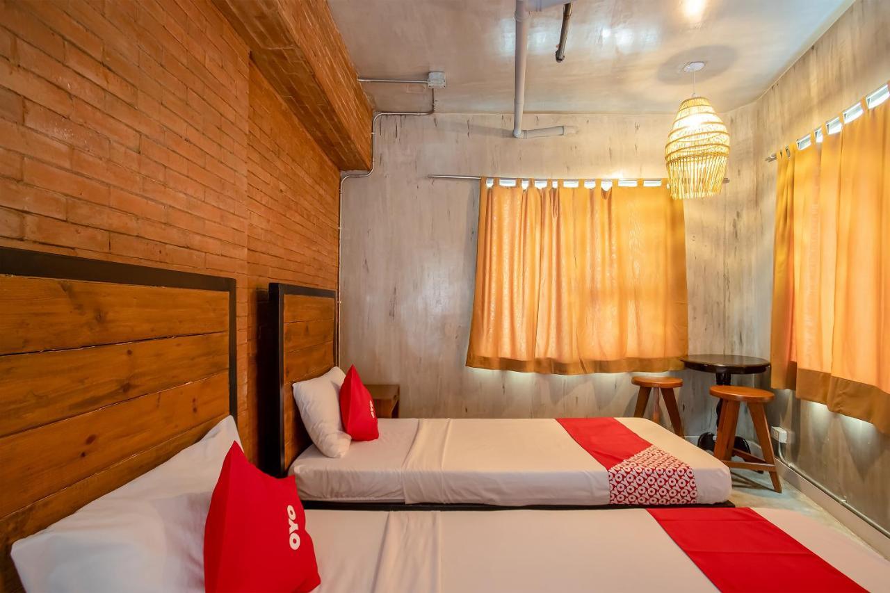 Oyo 821 Connector Hostel Makati City Ngoại thất bức ảnh