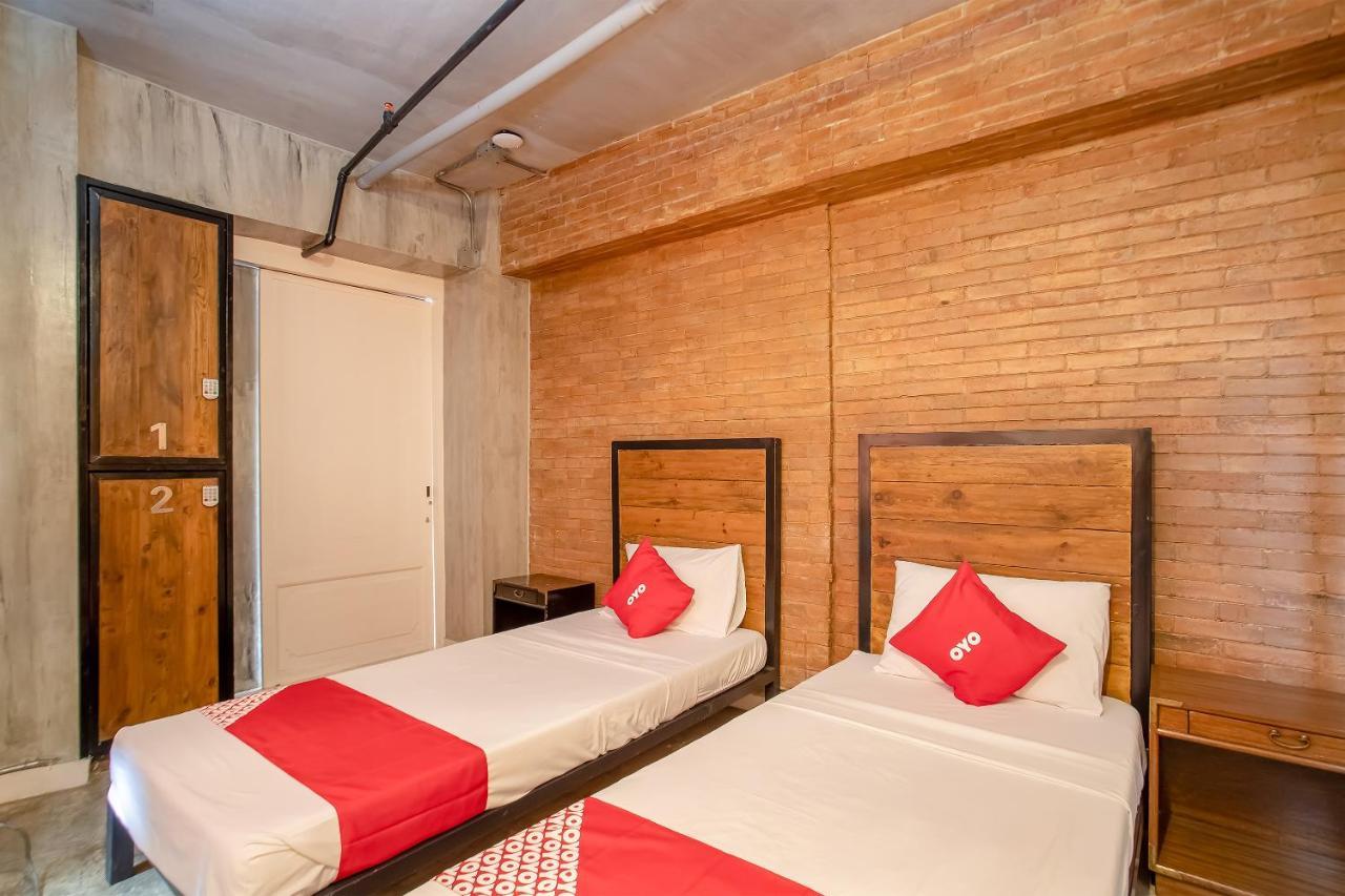 Oyo 821 Connector Hostel Makati City Ngoại thất bức ảnh